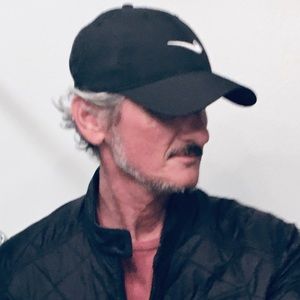 Meet your Posher, Laszlo